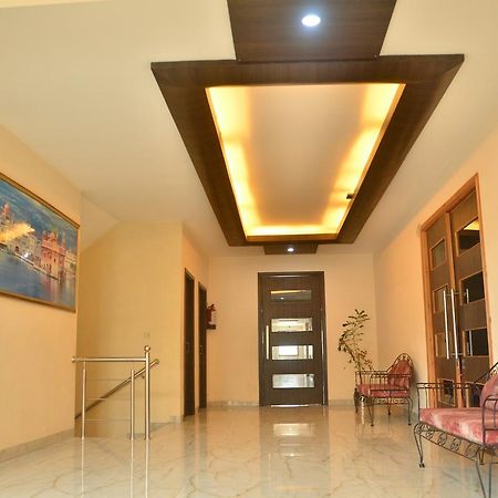 Hotel Milan Palace 阿姆利则 外观 照片