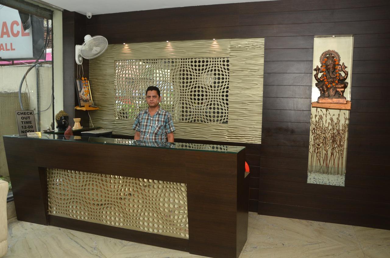 Hotel Milan Palace 阿姆利则 外观 照片