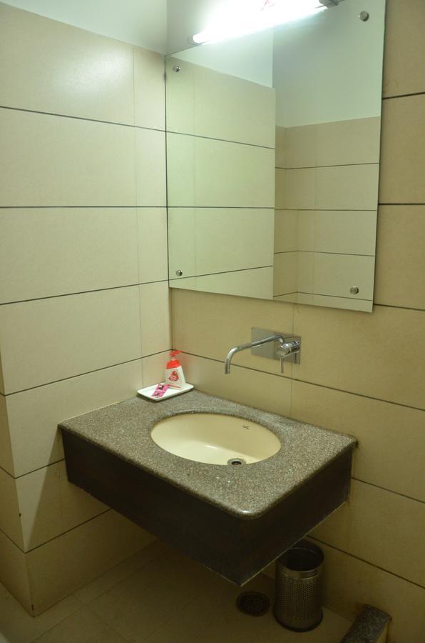 Hotel Milan Palace 阿姆利则 外观 照片